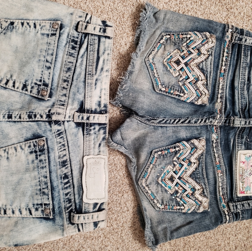 2 pairs of shorts